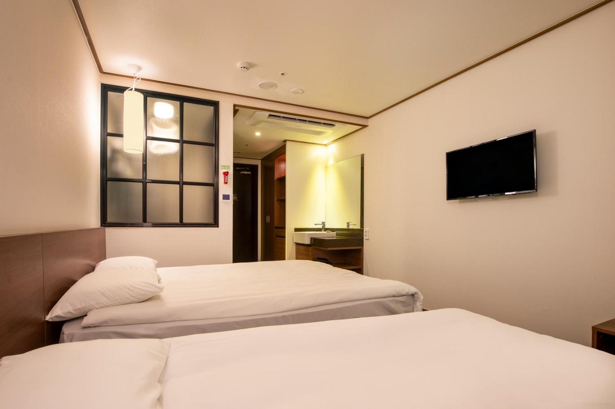 Tamara Jeju Hotel Seogwipo Exterior photo