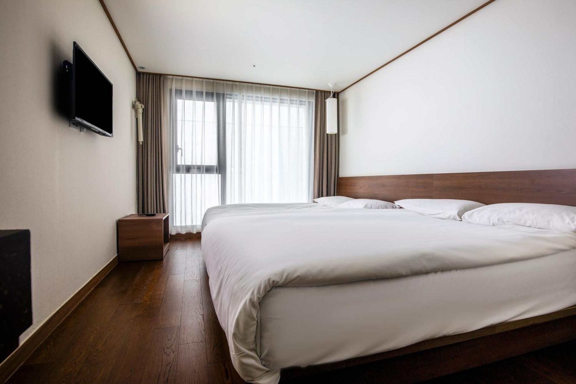 Tamara Jeju Hotel Seogwipo Exterior photo